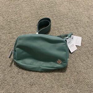 Lululemon everyday belt bag 1L